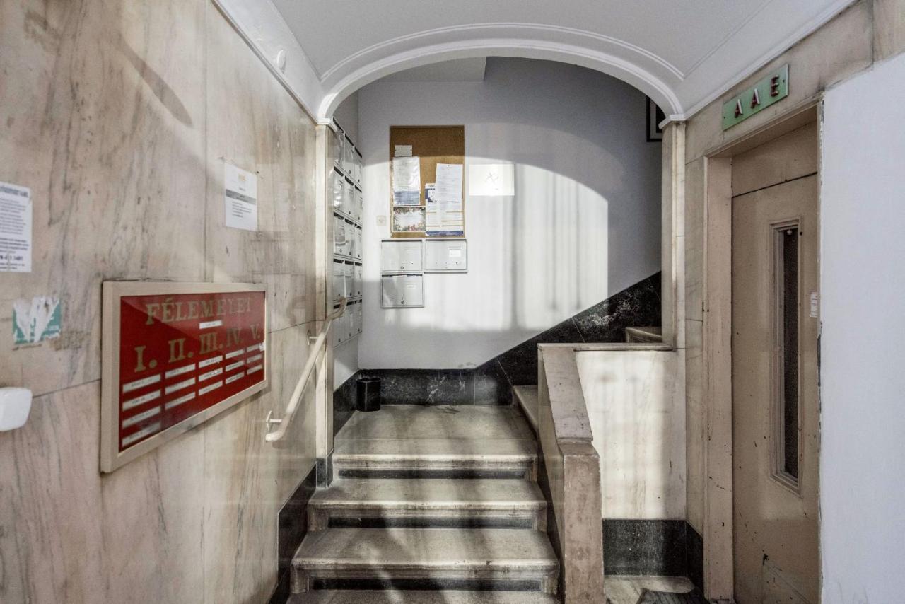 Centre Point Apartment Budapest Luaran gambar